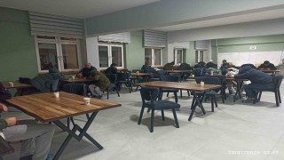Sivasta kar esareti: Mahsur kalan 700 kişi okul yurtlarına yerleştirildi