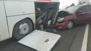 Sivasta yolcu otobüsü zincirleme trafik kazasına karıştı