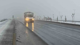 Siverekte beklenen kar yağışı etkisini göstermeye başladı