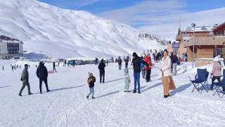 Soğuk hava kayak keyfini gölgede bıraktı