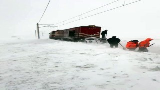 Soğuk hava ve kar yağışı demiryolu ulaşımını da olumsuz etkiledi