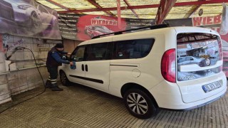 Soğuk havalar oto yıkamacılarda işleri durdurdu