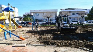 Söke Belediyesi parkları yenilemeye devam ediyor