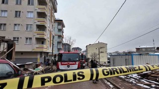Sultanbeylide 5 katlı binada yangın: 12 kişi kurtarıldı