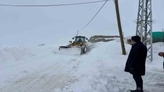 Susuz Kaymakamı Tutal, köylerde vatandaşlarla buluştu