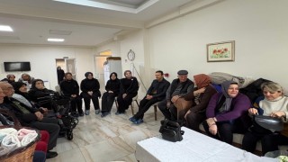 Tavşanlı 15 Temmuz Fen lisesinden huzurevine ziyaret