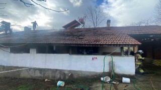 Tek yaşayan adamın evi küle döndü