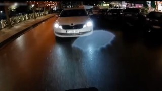Tekirdağda motosikletle otomobilin kafa kafaya çarpıştığı kaza kamerada