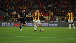 Trendyol Süper Lig: Göztepe: 1 - Çaykur Rizespor: 0 (İlk yarı)