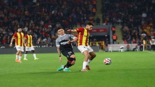 Trendyol Süper Lig: Göztepe: 2 - Fatih Karagümrük: 1 (İlk yarı)