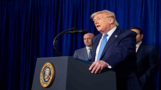Trump: Venezuela yönetiminde uygun bir geçiş sağlanana kadar orada kalacağız