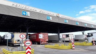 Türk tır şoförlerinden çorba parası adı altında rüşvet alan görevlilerin cezası kesinleşti