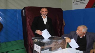 Türkeli Esnaf Odasında Ali Karahan güven tazeledi