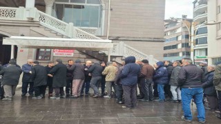 Türkelide umre yolcuları dualarla uğurlandı