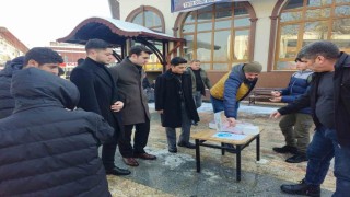 Ülkü Ocaklarından şehitler anısına lokum ikramı