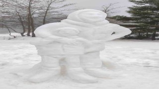 Uludağda kardan heykel sanat eserini aratmadı