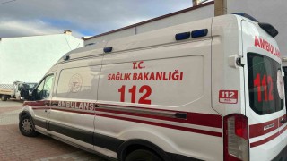 Uşakta bahçesindeki fırını yıkarken duvarın altında kalan adam yaralandı