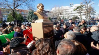 Uşakta İsmet İnönü büstünün açılışı yapıldı