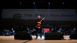 Usta sanatçı Talip Özkan, Denizlide türkülerle anıldı