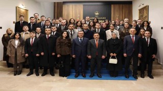Vali Çiçek, hakim ve savcı yardımcılarıyla bir araya geldi