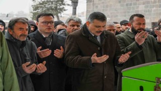 Vali Çiftçiden Naciye Nineye vefa