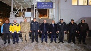 Vali Eldivan yeni yıla görevi başındaki güvenlik güçleriyle girdi