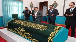 Vali Sözer, Dursun Fakıh Türbesinde incelemelerde bulundu