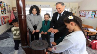 Vali Ustadan fedakar öğretmene ve 4 öğrencisine ziyaret