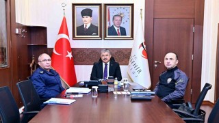 Vali Yılmaz, Video Konferans Sistemi üzerinden düzenlenen toplantıya katıldı