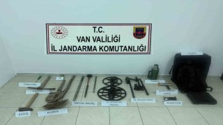 Vanda tarihi kale yakınında kazı yapan 2 kişi yakalandı