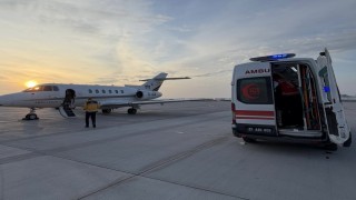 Vanda uçak ambulans bebek hastalar için havalandı