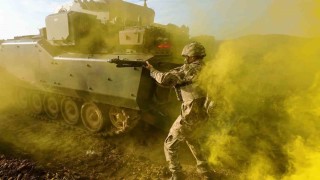Vatan savunmasının kahramanları zorlu eğitimlerden geçiyor