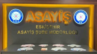 Vatandaşın 508 bin TLlik ziynet eşyasını dolandıran şüpheli, Eskişehir girişinde yakalandı