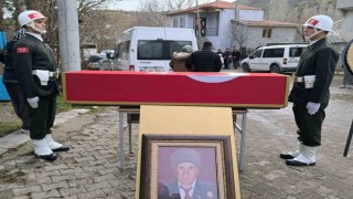 Vefat eden Kıbrıs gazisi askeri törenle toprağa verildi
