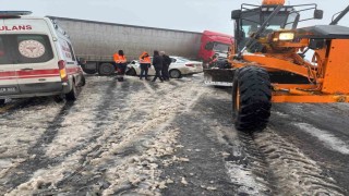 Viranşehir-Diyarbakır yolunda zincirleme kaza: 4 yaralı