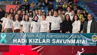 Voleybol maçında anlamlı çağrı: Rahim ağzı kanserine karşı tribünler konuştu
