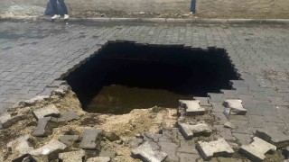 Yağmurun çökerttiği yolda insan kemikleri bulundu