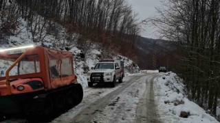 Yalovada araçlarında mahsur kalan 35 kişi kurtarıldı