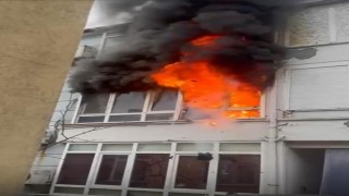 Yangın sırasında patlayan buzdolabı motoru evi harabeye çevirdi