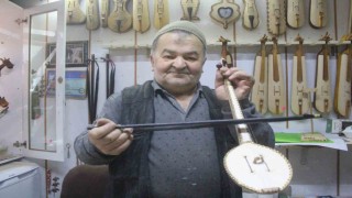 Yaptığı sıra dışı ve dekoratif kemençelerle ilgi çekiyor