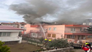 Yaşlı adam alevlerin arasında çıkarıldı