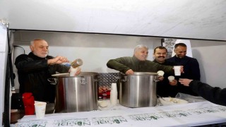 Yeni yılın ilk sabahında namazda buluştular