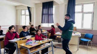 Yeşilaydan öğrencilere bağımlılıkla mücadele eğitimi