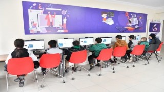 Yeşilyurt Mesleki Eğitim ve Yaşam Merkezinde kurslar tüm hızıyla sürüyor