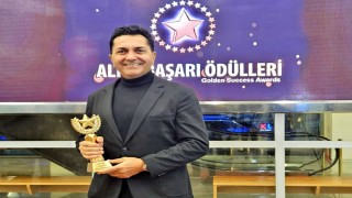 Yılın En İyi Bestecisi ödülünü aldı, Çeşmeye adadı