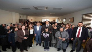 Yılmaz Karşıyakada kadınlarla buluştu