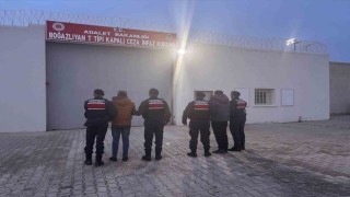 Yozgatta araçta uyuşturucuyla yakalanan 2 şüpheli tutuklandı
