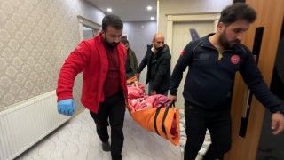 Yüksekovada kar geçit vermedi, ekipler vazgeçmedi: 2 saatlik kurtarma mücadelesi