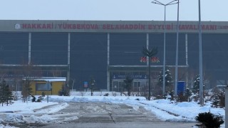 Yüksekovada olumsuz hava şartları ulaşımı etkiledi