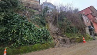 Zonguldakta 8 eve ulaşım sağlayan merdiven heyelan nedeniyle kapatıldı